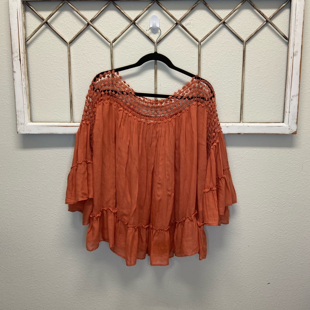 Chelsea and Violet top size S